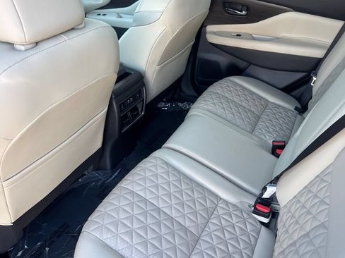 Used 2024 Nissan Murano Platinum w/ Cargo Package FWD image 11