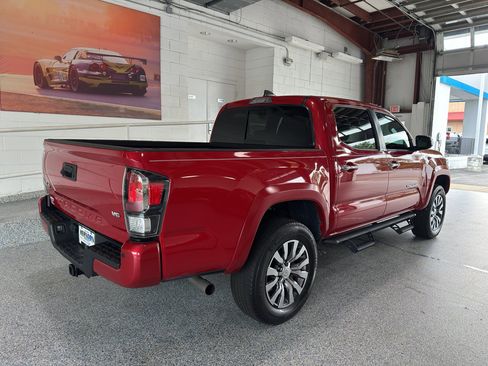 Used 2023 Toyota Tacoma Limited image 4