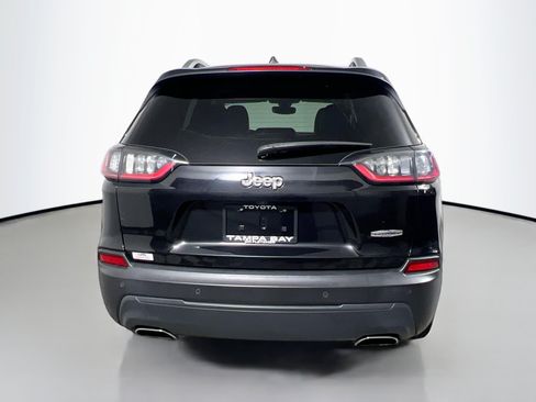 Used 2019 Jeep Cherokee Latitude Plus w/ Comfort/Convenience Group FWD image 6