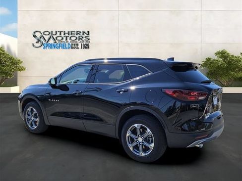 Used 2024 Chevrolet Blazer LT w/ Convenience Package FWD image 3