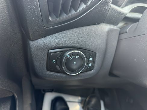 Used 2014 Ford Transit Connect XLT image 18