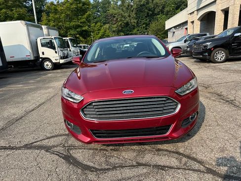 Used 2014 Ford Fusion SE w/ Equipment Group 201A FWD image 8