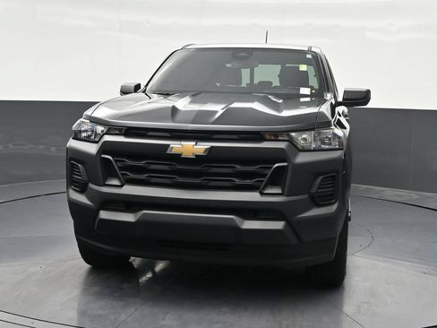 Used 2025 Chevrolet Colorado W/T RWD image 9