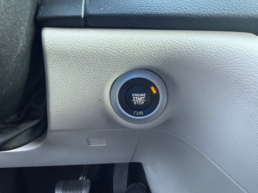 Used 2019 Chrysler Pacifica Touring Plus w/ Tire & Wheel Group FWD image 26
