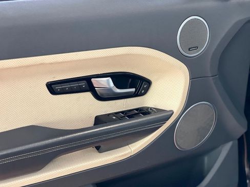 Used 2015 Land Rover Range Rover Evoque Dynamic image 19