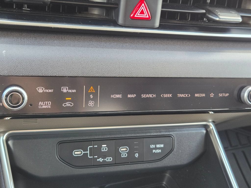Certified 2025 Kia Carnival EX FWD image 29