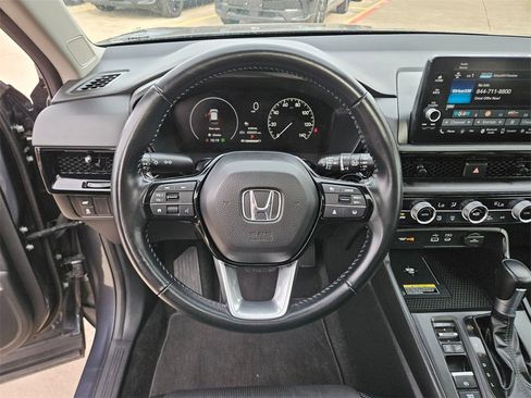 Used 2025 Honda CR-V EX-L image 18