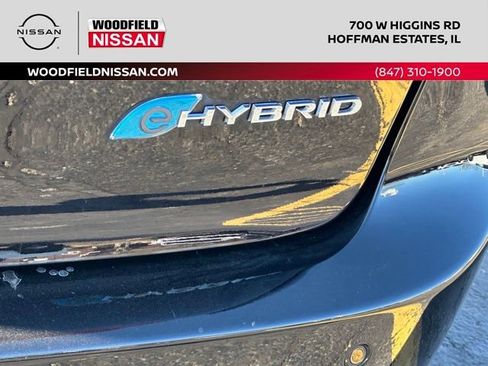 Used 2025 Chrysler Pacifica Select image 18