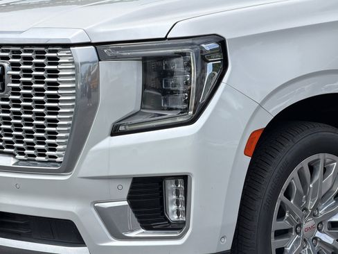 Used 2023 GMC Yukon Denali w/ Denali Reserve Package AWD/4WD image 8