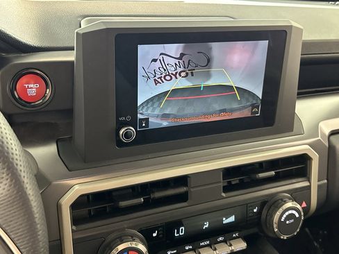 Used 2025 Toyota Tacoma TRD Off-Road AWD/4WD image 18
