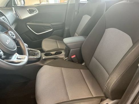 Certified 2022 Kia Soul LX FWD image 15