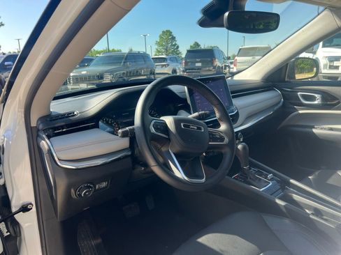 Used 2022 Jeep Compass Limited AWD/4WD image 19