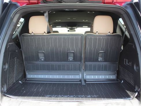 Used 2023 Chevrolet Tahoe Premier AWD/4WD image 6