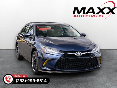 Used 2016 Toyota Camry LE image 1