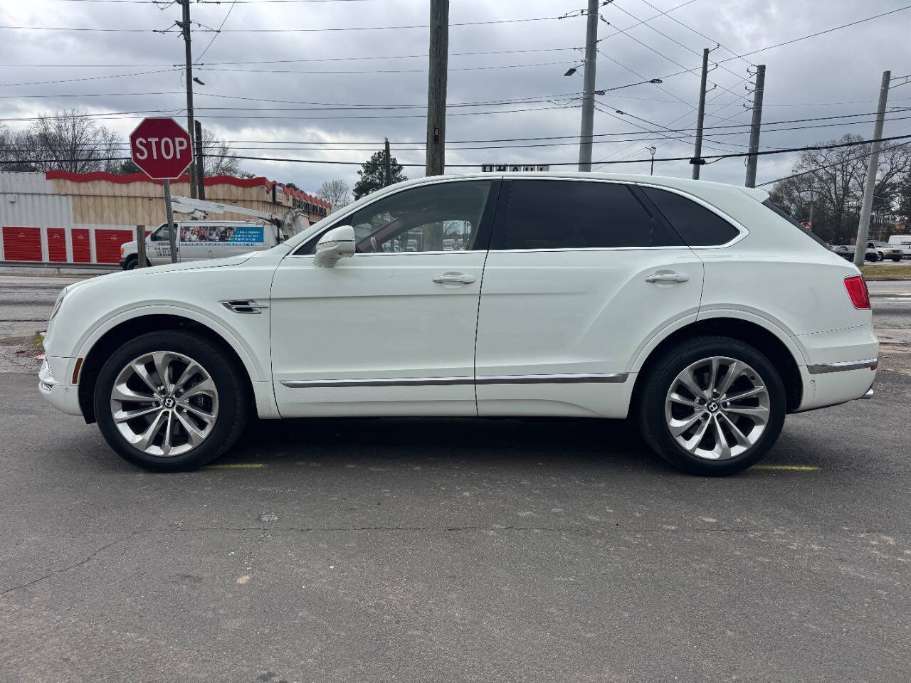 Used 2018 Bentley Bentayga AWD/4WD image 3