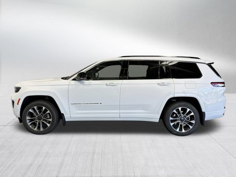 Used 2022 Jeep Grand Cherokee L Overland w/ Advanced Protech Group III AWD/4WD image 4