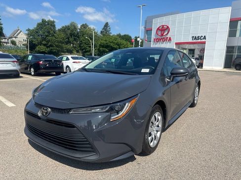 Used 2024 Toyota Corolla LE FWD image 2