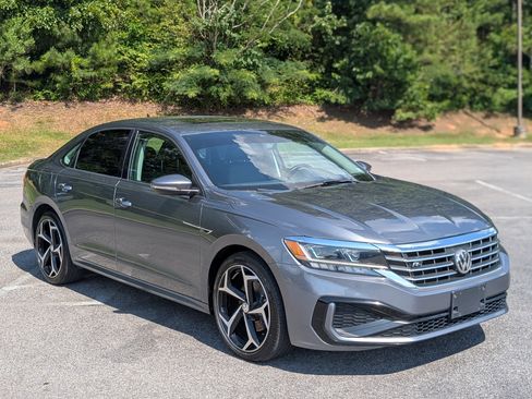 Used 2020 Volkswagen Passat 2.0T R-Line FWD image 11