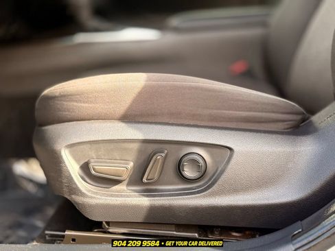 Used 2022 Toyota Camry LE FWD image 13