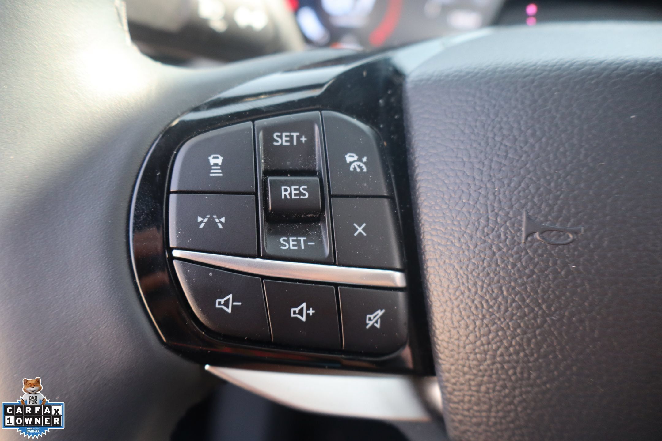 Certified 2025 Ford Explorer Platinum RWD image 16
