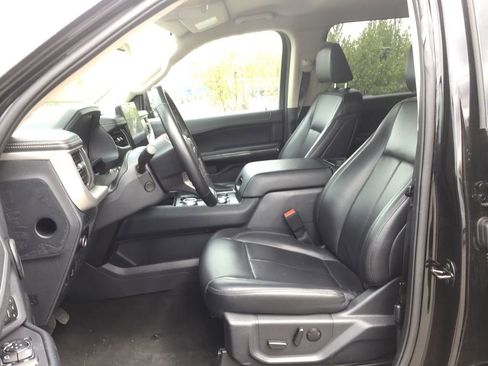 Used 2024 Ford Expedition XLT image 12