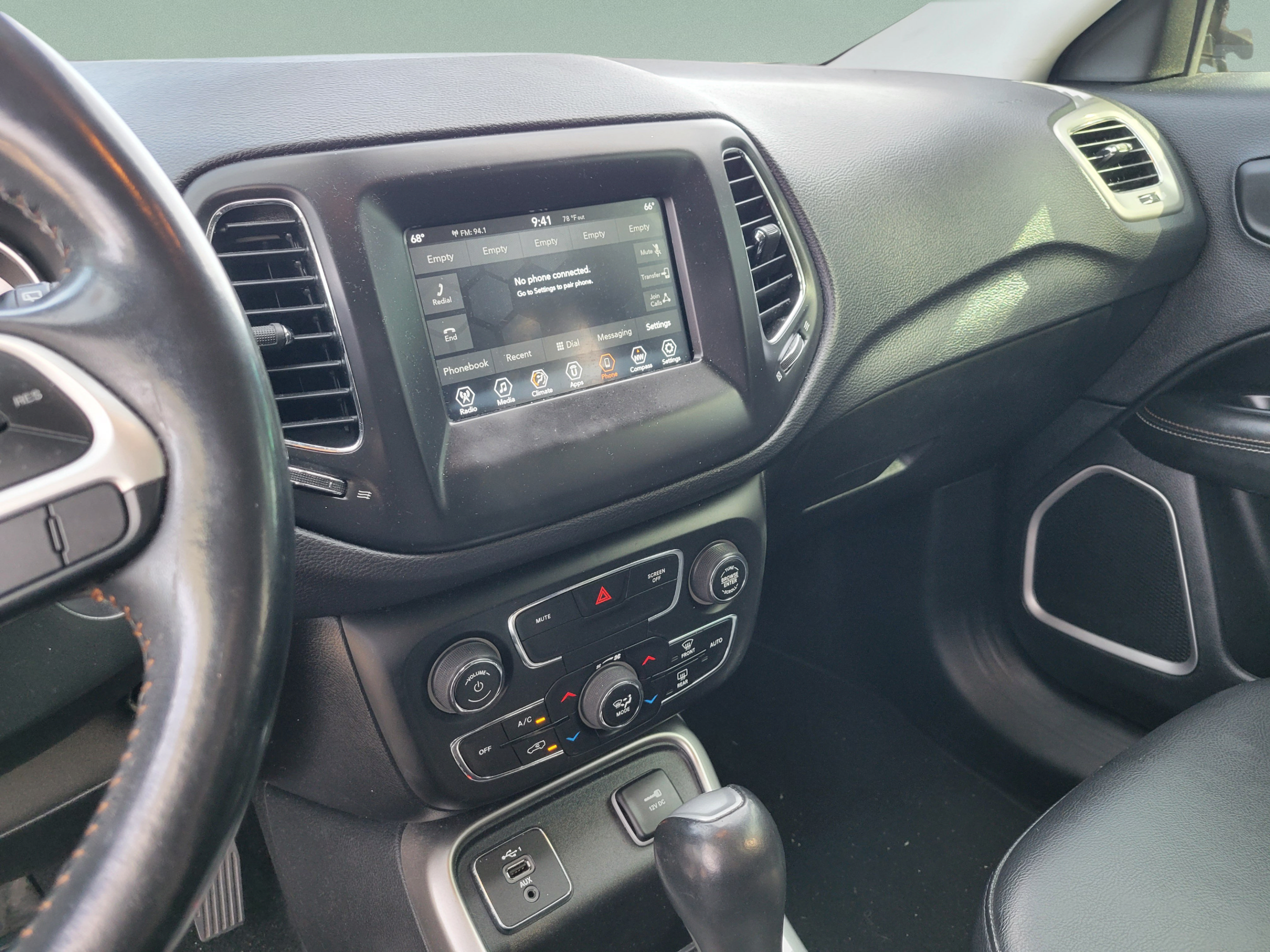 Used 2019 Jeep Compass Latitude FWD image 27