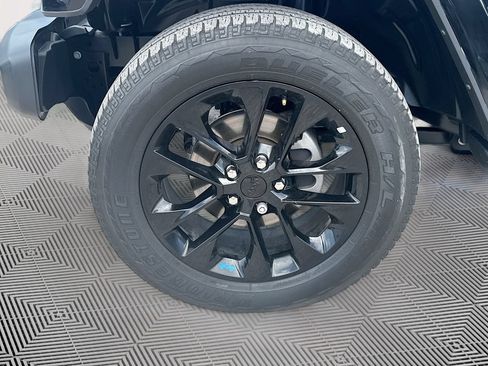 Used 2022 Jeep Wrangler Unlimited Sahara w/ Safety Group AWD/4WD image 34