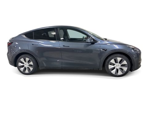 Certified 2023 Tesla Model Y Long Range AWD/4WD image 7