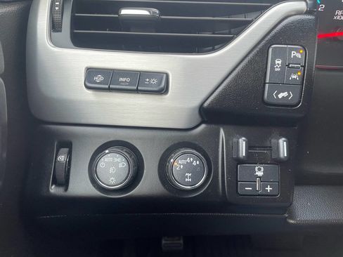 Used 2020 GMC Yukon SLT w/ Graphite Performance Edition image 27
