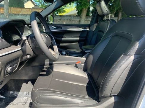 Used 2024 Jeep Grand Cherokee Limited w/ Luxury Tech Group II AWD/4WD image 13