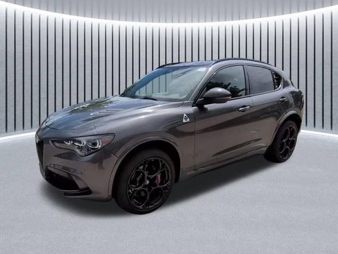 Used 2024 Alfa Romeo Stelvio Quadrifoglio AWD/4WD image 4