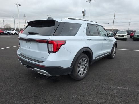 Used 2025 Ford Explorer Platinum image 5