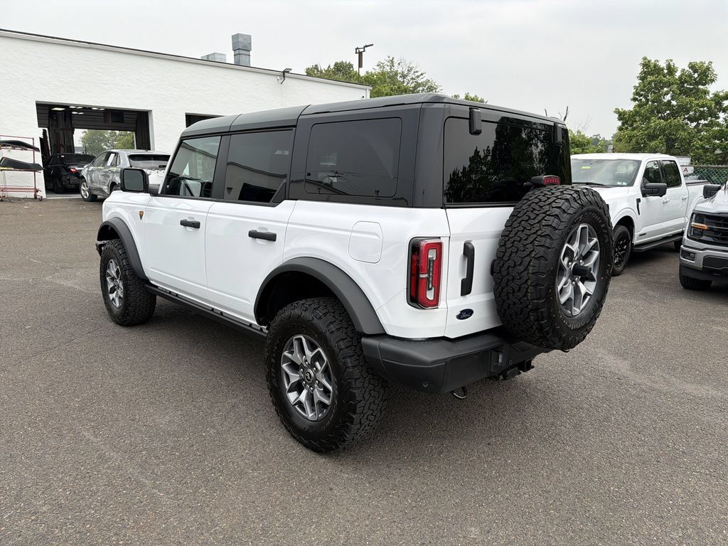 Used 2025 Ford Bronco Badlands AWD/4WD image 3