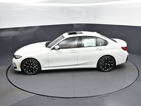 New 2026 BMW 330i Sedan w/ M Sport Package RWD image 32