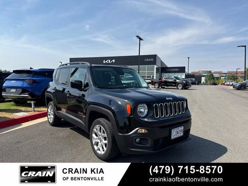 Used 2017 Jeep Renegade Latitude w/ Cold Weather Group AWD/4WD image 1