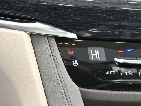 Certified 2023 Cadillac XT6 Premium Luxury w/ Technology Package image 26