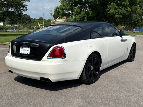 Used 2016 Rolls-Royce Wraith RWD image 3