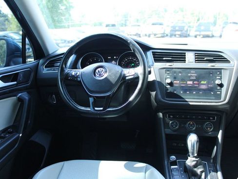 Used 2018 Volkswagen Tiguan SE FWD image 15