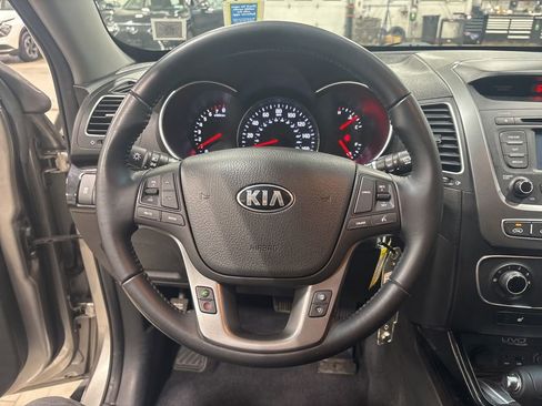 Used 2015 Kia Sorento LX image 13