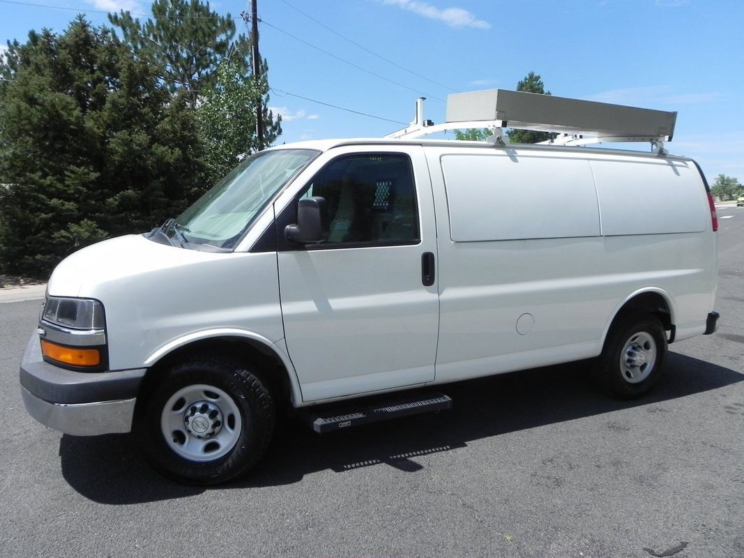 Used 2016 Chevrolet Express 3500 RWD image 3