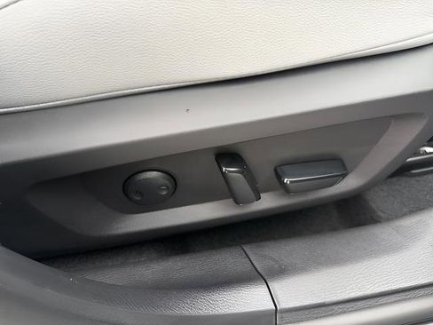 New 2025 Mitsubishi Outlander SEL image 25