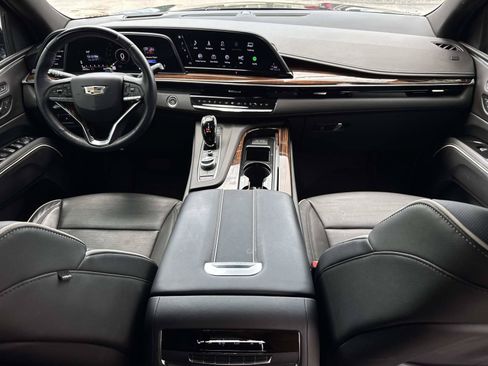 Certified 2024 Cadillac Escalade ESV Premium Luxury w/ Performance Package AWD/4WD image 29