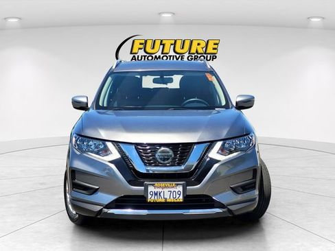 Used 2018 Nissan Rogue SV FWD image 2