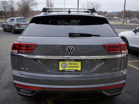 Used 2020 Volkswagen Atlas Cross Sport SE image 6