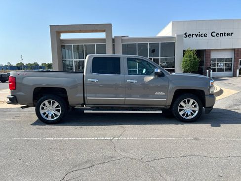 Used 2017 Chevrolet Silverado 1500 High Country AWD/4WD image 4
