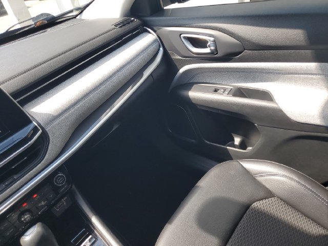 Used 2022 Jeep Compass Latitude w/ Convenience Group AWD/4WD image 28