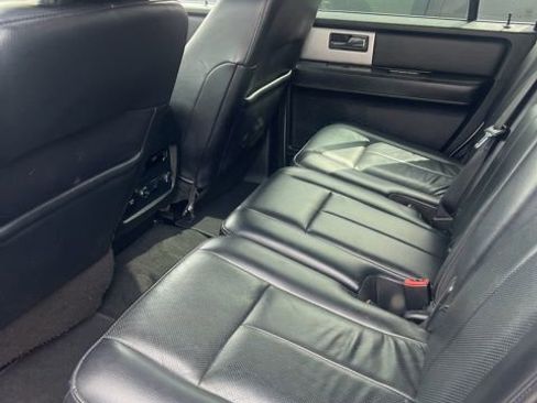 Used 2017 Ford Expedition Limited AWD/4WD image 5
