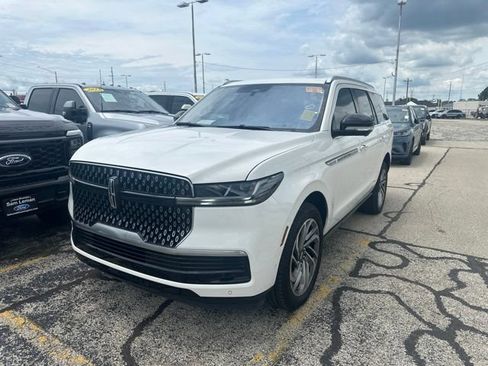 Used 2025 Lincoln Navigator Reserve AWD/4WD image 1