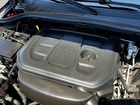 Used 2021 Jeep Grand Cherokee Laredo AWD/4WD image 33