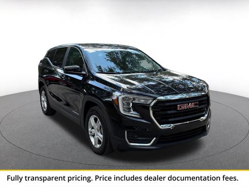 Used 2024 GMC Terrain SLE FWD image 1